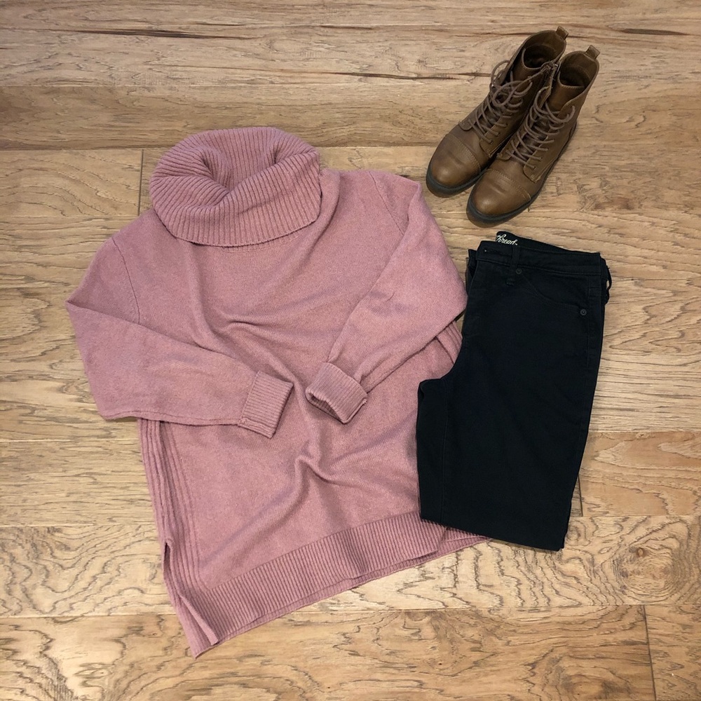 Mauve Pink Cowl/Turtle Neck Sweater - Medium